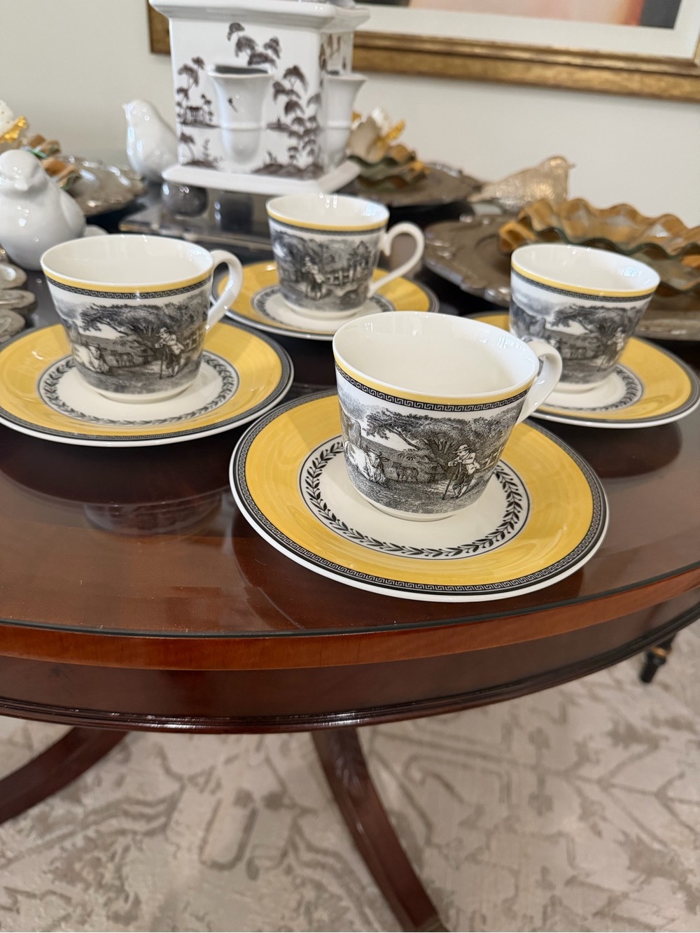 Villeroy & Boch Yellow/Black Decorative Porcelain Teacup and Saucer Set of (4)